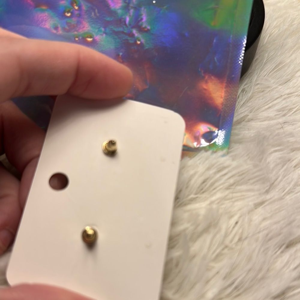 Floral Pearl Earrings blackwhite&gold - Picture 3 of 4